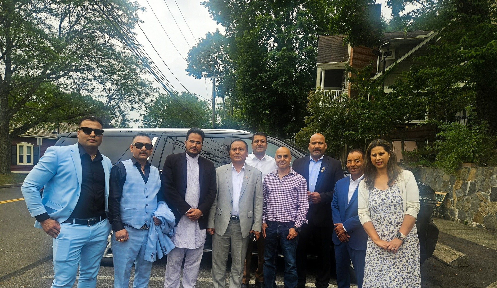 एक साथ देखिए ज्ञानेन्द्र शाही र कुलमान